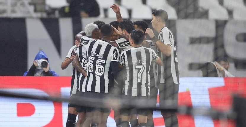 Com golaços, Botafogo atropela o Internacional pelo Brasileirão
