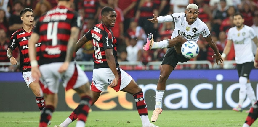 Flamengo e Botafogo empatam e veem Palmeiras disparar na liderança do Brasileirão