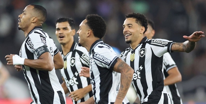 Botafogo ganha do Ceará no Estádio Nilton Santos
